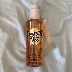 Victoria’s Secret pink honey nourishing body oil